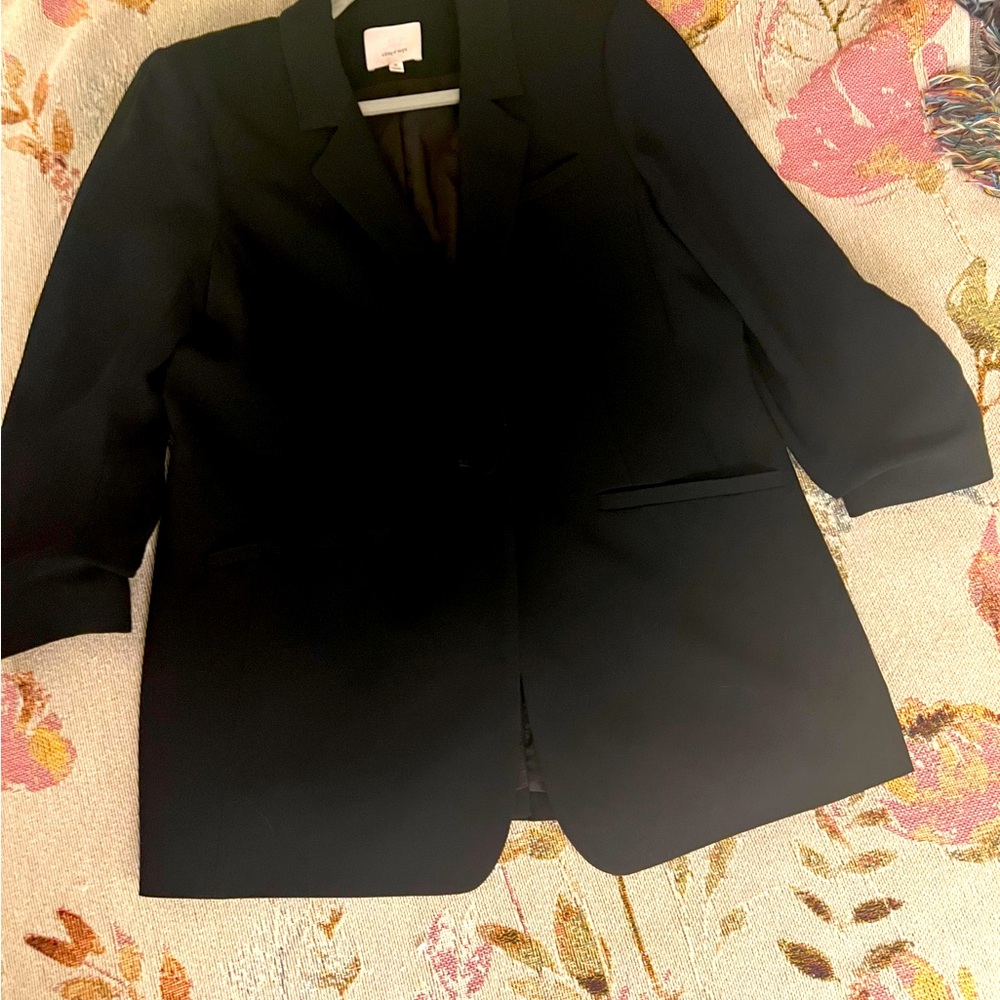 Cinq a sept black Khloe blazer. Gently worn.